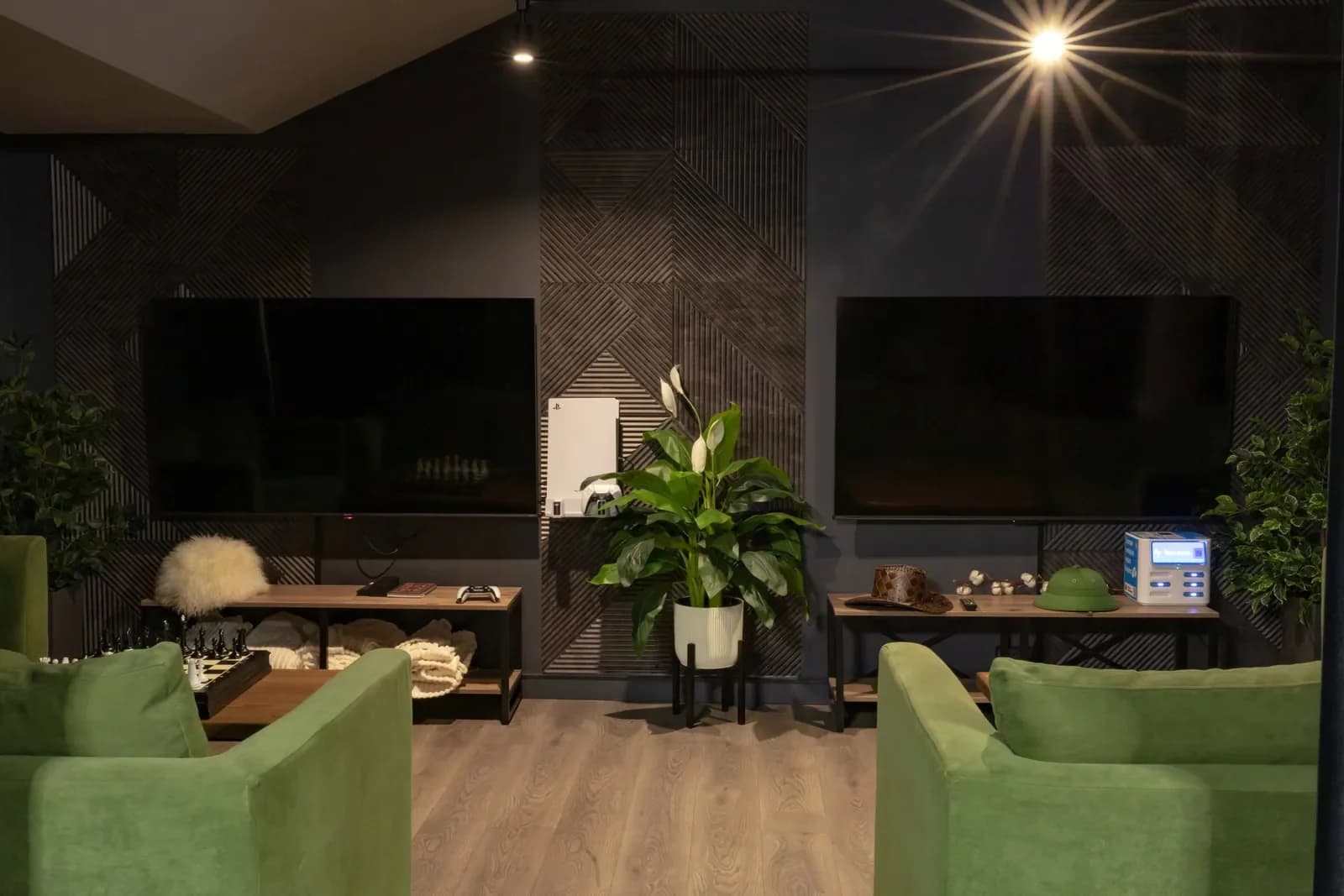 ROYAL Покер & Lounge